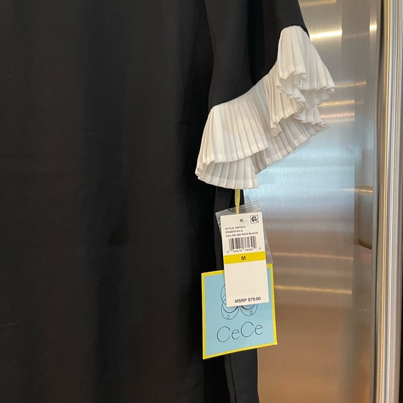 NWT Cece Black and White Blouse Size Medium - Picture 2 of 6